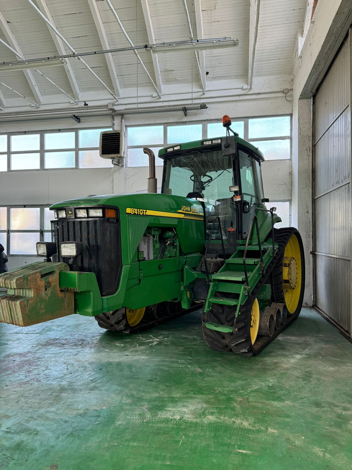 JOHN DEERE 8410T - Traktor: obrázok 3 JOHN DEERE 8410T - Traktor: obrázok 3