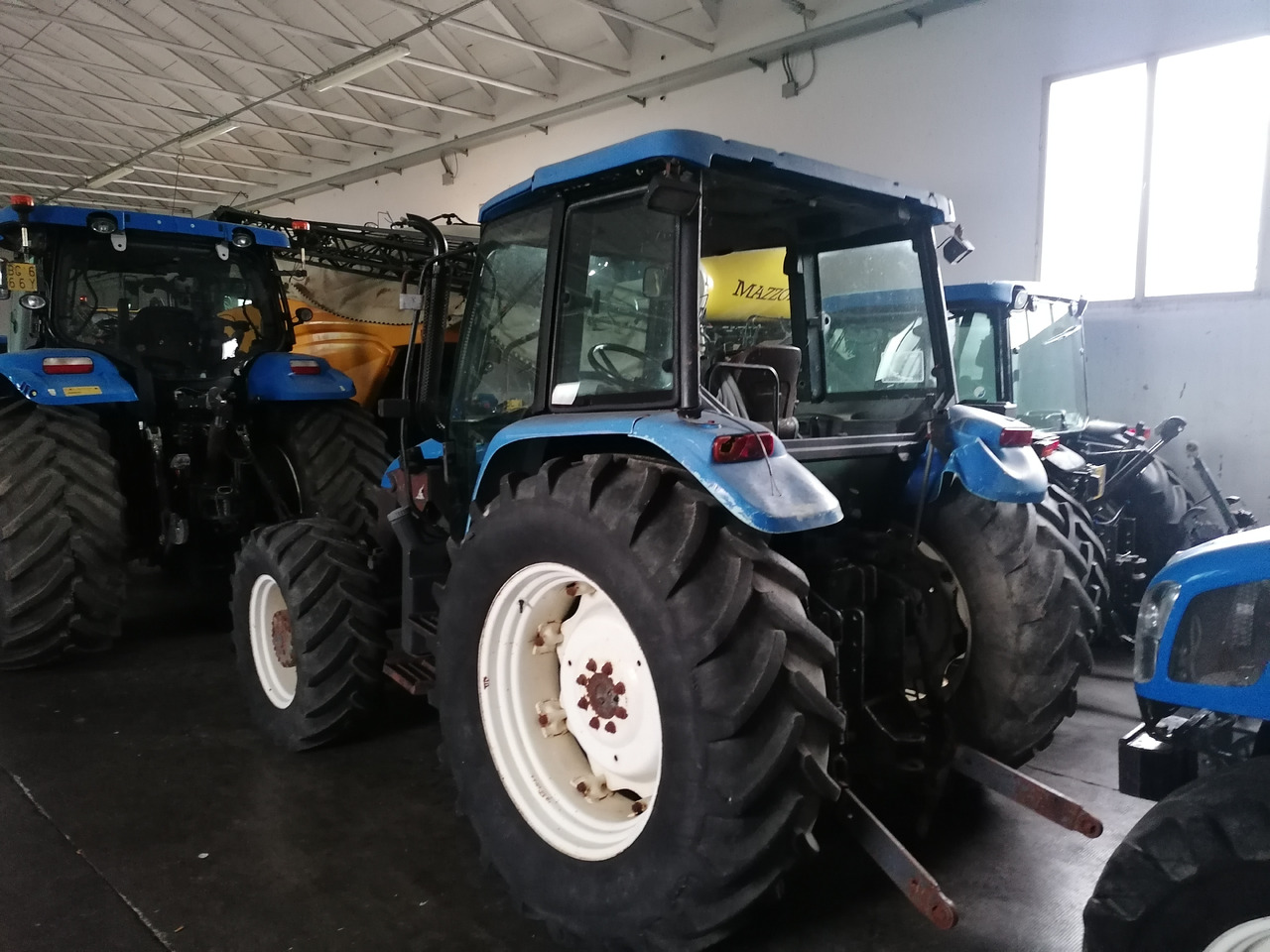 NEW HOLLAND TL 90 - Traktor: obrázok 5 NEW HOLLAND TL 90 - Traktor: obrázok 5