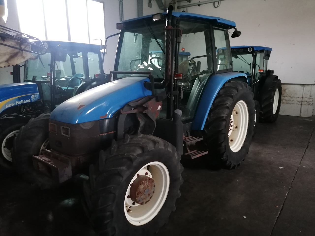 NEW HOLLAND TL 90 - Traktor: obrázok 3 NEW HOLLAND TL 90 - Traktor: obrázok 3