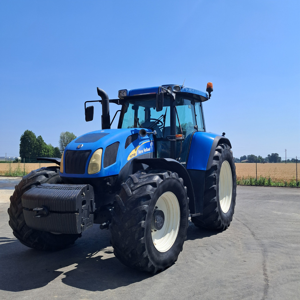 NEW HOLLAND TVT195 - Traktor: obrázok 1 NEW HOLLAND TVT195 - Traktor: obrázok 1