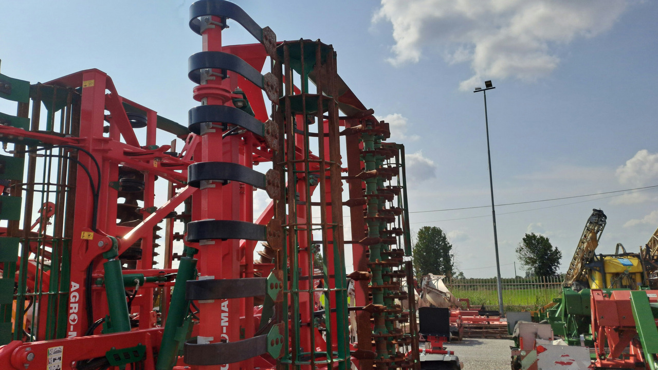 VIBROCOLTIVATORE AGRO-MASZ AUC50 - Brány: obrázok 2 VIBROCOLTIVATORE AGRO-MASZ AUC50 - Brány: obrázok 2