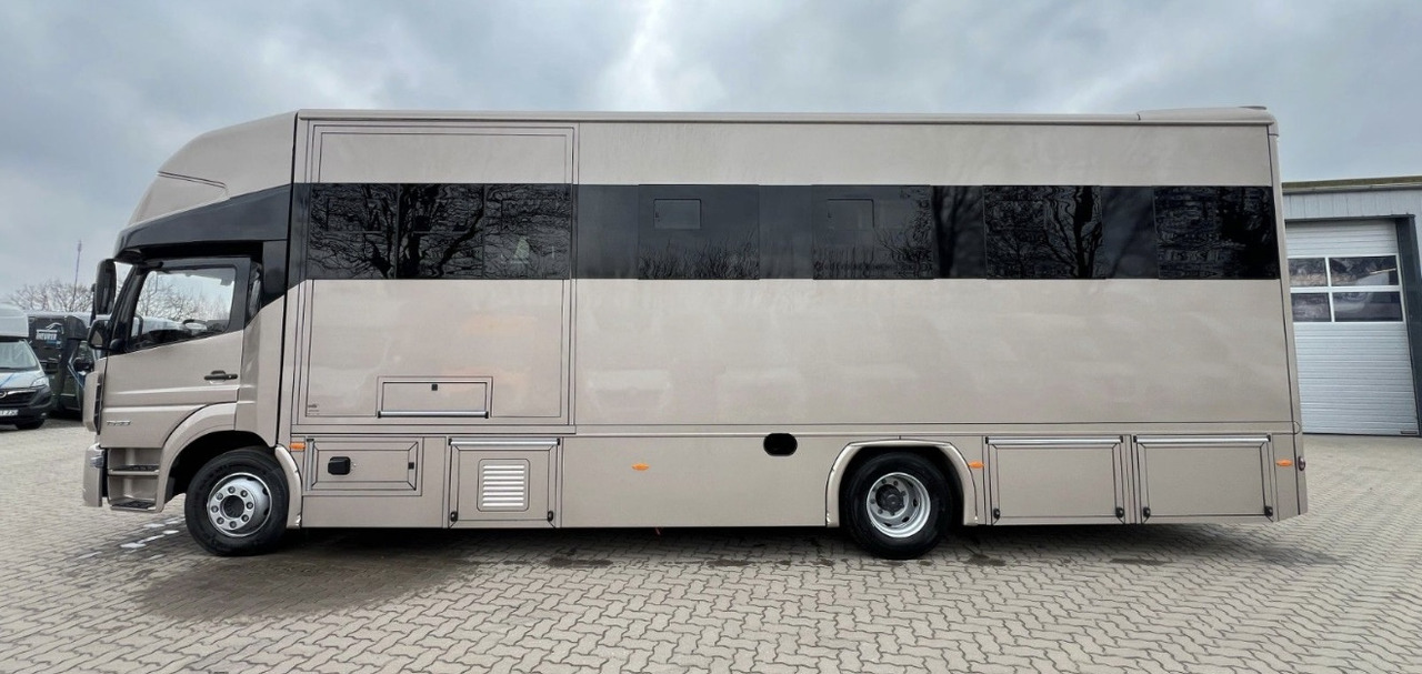 MERCEDES-BENZ Atego 1530 xl - Nákladné auto na prepravu koní: obrázok 1 MERCEDES-BENZ Atego 1530 xl - Nákladné auto na prepravu koní: obrázok 1