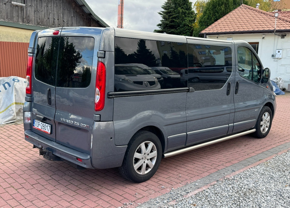 Opel Vivaro LONG 2.5 150KM Brygadówka Brygada Bezwypadkowy Super Stan FV23 - Dodávkа s dvojitou kabínou: obrázok 3 Opel Vivaro LONG 2.5 150KM Brygadówka Brygada Bezwypadkowy Super Stan FV23 - Dodávkа s dvojitou kabínou: obrázok 3