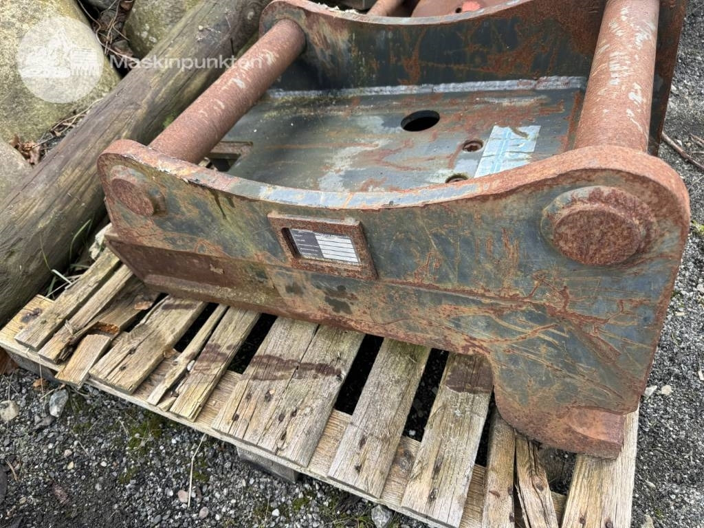 Adapterfäste S70 - B30 - Rýchloupínacia zariadenia pre Stavebné stroje: obrázok 1 Adapterfäste S70 - B30 - Rýchloupínacia zariadenia pre Stavebné stroje: obrázok 1