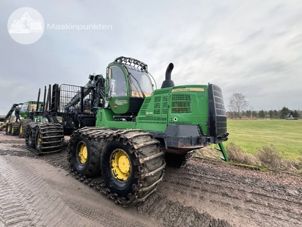 John Deere 1910 G - Vyvážečka: obrázok 2 John Deere 1910 G - Vyvážečka: obrázok 2