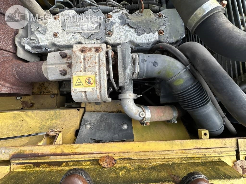 Pásové rýpadlo Komatsu PC 210 LC-8: obrázok 23