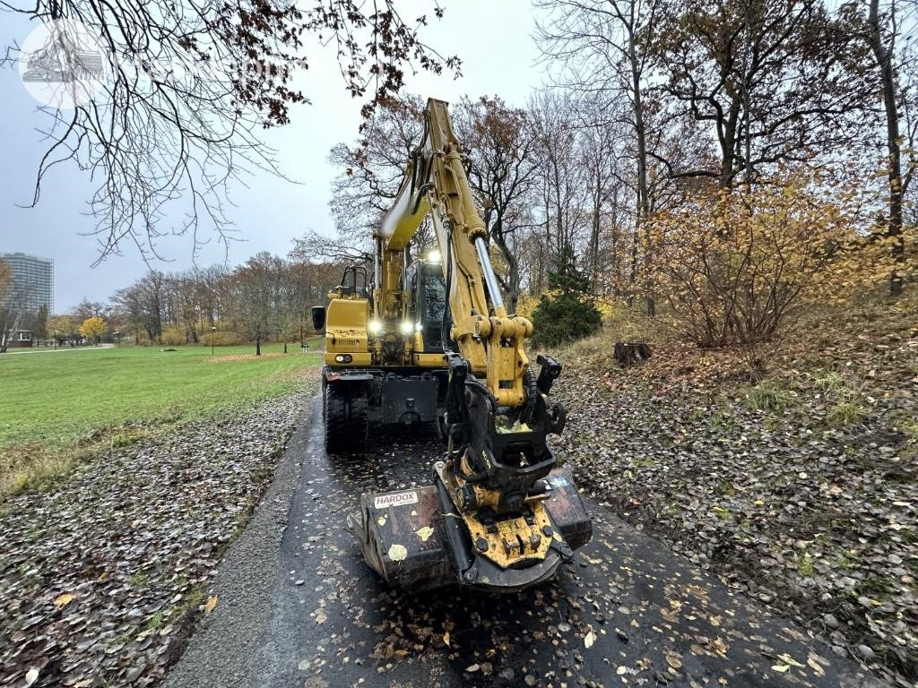 Komatsu PW 148-11 med vagn och redskap - Kolesové rýpadlo: obrázok 3 Komatsu PW 148-11 med vagn och redskap - Kolesové rýpadlo: obrázok 3