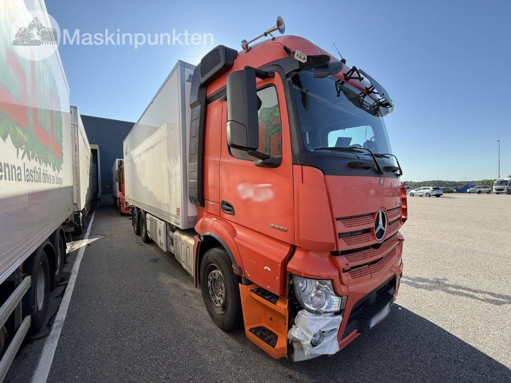 Mercedes-Benz Actros 2551 - Chladirenské nákladné vozidlo: obrázok 3 Mercedes-Benz Actros 2551 - Chladirenské nákladné vozidlo: obrázok 3