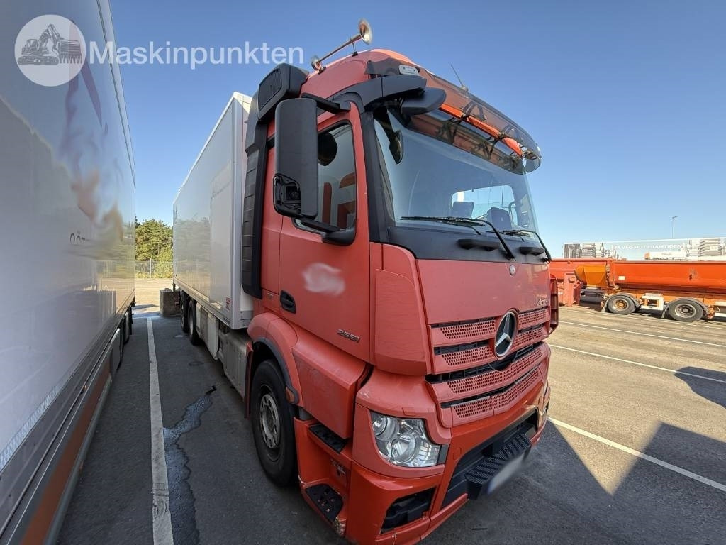 Mercedes-Benz Actros 2551 - Chladirenské nákladné vozidlo: obrázok 3 Mercedes-Benz Actros 2551 - Chladirenské nákladné vozidlo: obrázok 3