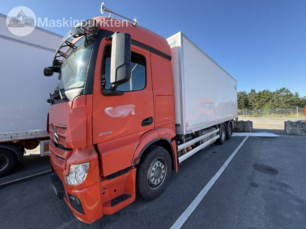 Mercedes-Benz Actros 2551 - Chladirenské nákladné vozidlo: obrázok 1 Mercedes-Benz Actros 2551 - Chladirenské nákladné vozidlo: obrázok 1