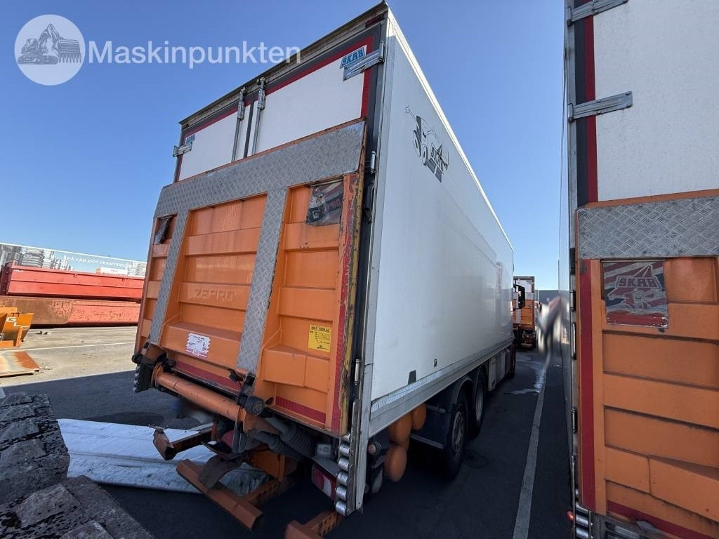 Mercedes-Benz Actros 2551 - Chladirenské nákladné vozidlo: obrázok 4 Mercedes-Benz Actros 2551 - Chladirenské nákladné vozidlo: obrázok 4