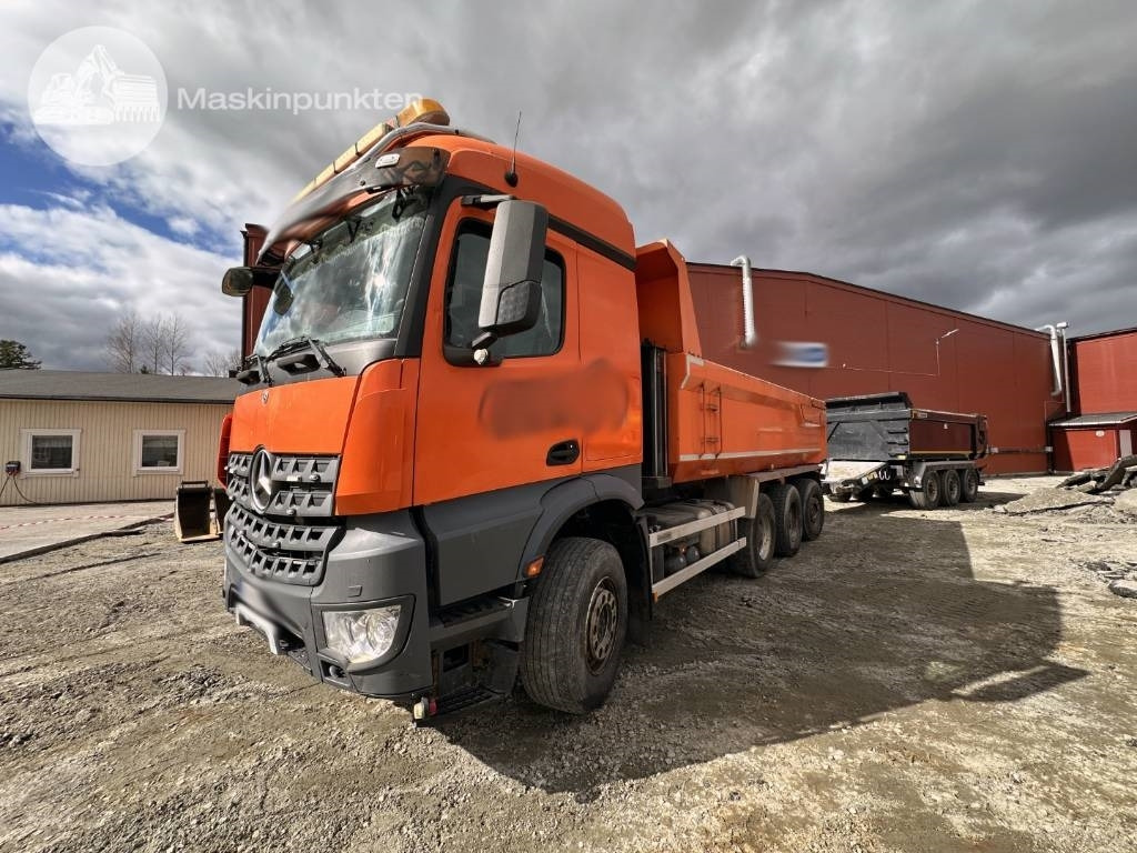 Mercedes-Benz Arocs - Sklápač: obrázok 2 Mercedes-Benz Arocs - Sklápač: obrázok 2