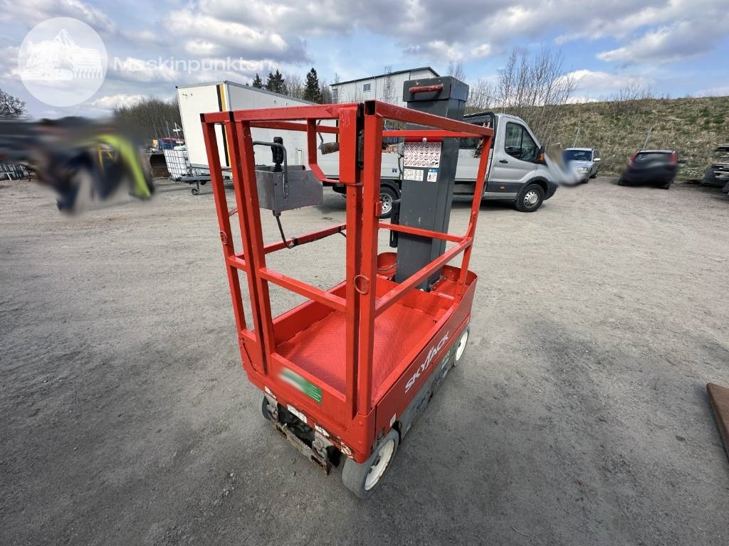 SkyJack SJ 12 - Stĺpová plošina: obrázok 4 SkyJack SJ 12 - Stĺpová plošina: obrázok 4