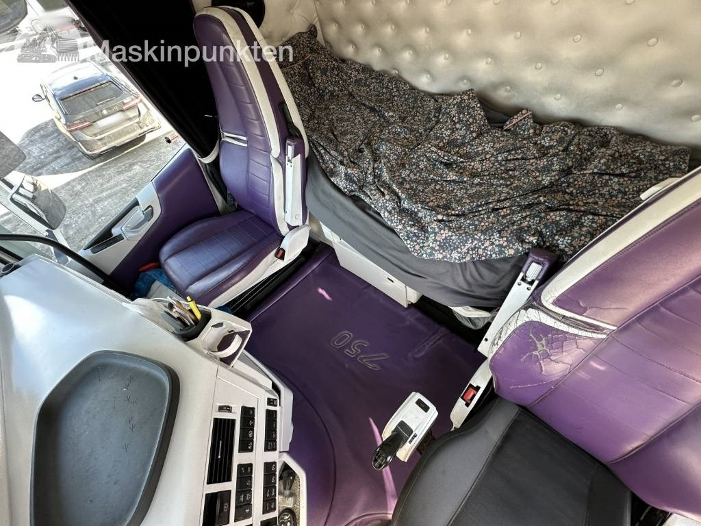 Skříňový nákladní auto Volvo FH 16 750: obrázok 15