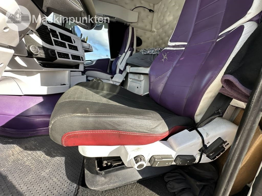 Skříňový nákladní auto Volvo FH 16 750: obrázok 12