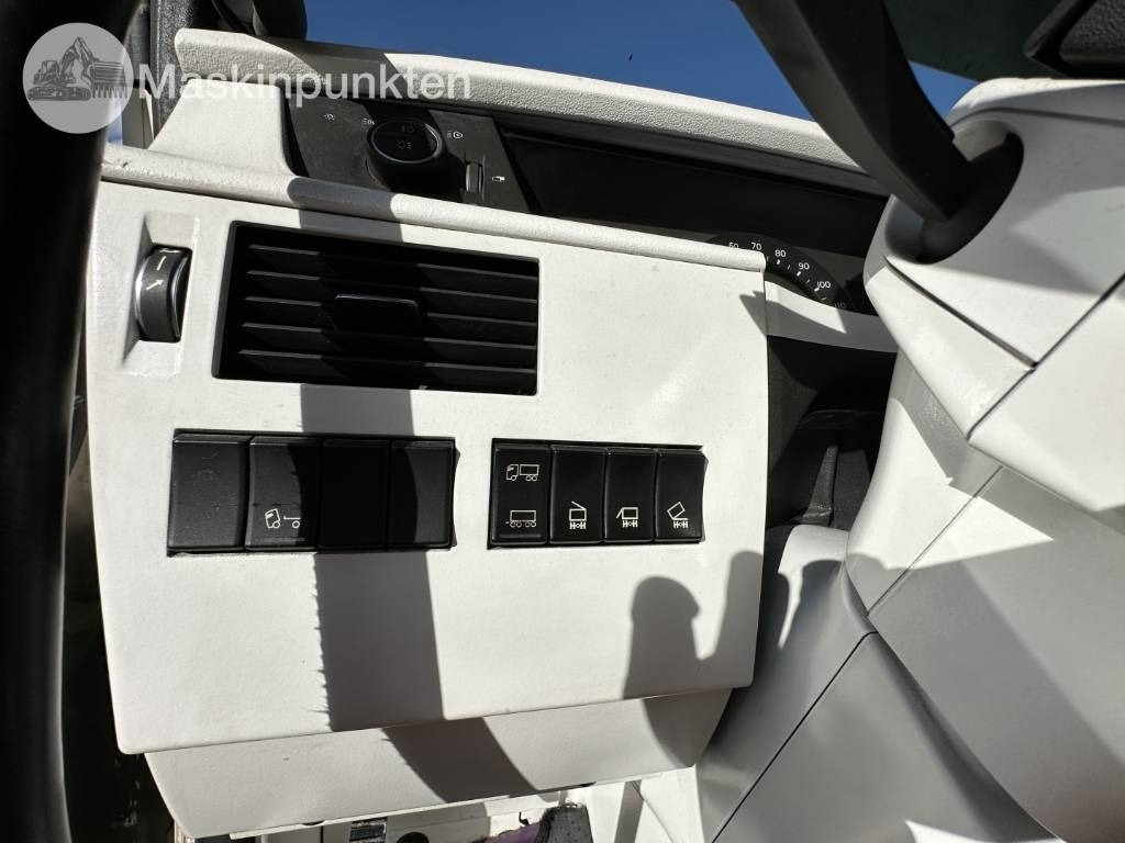Skříňový nákladní auto Volvo FH 16 750: obrázok 25