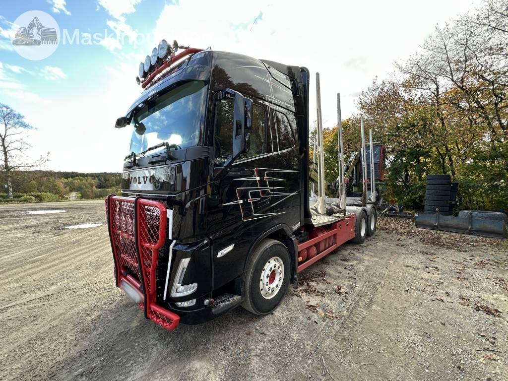 Volvo FH 64 R Timmerbil med kran - Nákladné vozidlo na prepravu dreva: obrázok 1 Volvo FH 64 R Timmerbil med kran - Nákladné vozidlo na prepravu dreva: obrázok 1