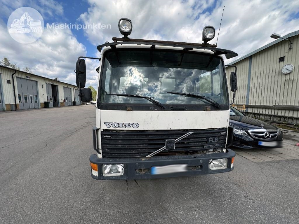 Volvo FL 610 Verkstadsinredd - Skříňový nákladní auto: obrázok 2 Volvo FL 610 Verkstadsinredd - Skříňový nákladní auto: obrázok 2