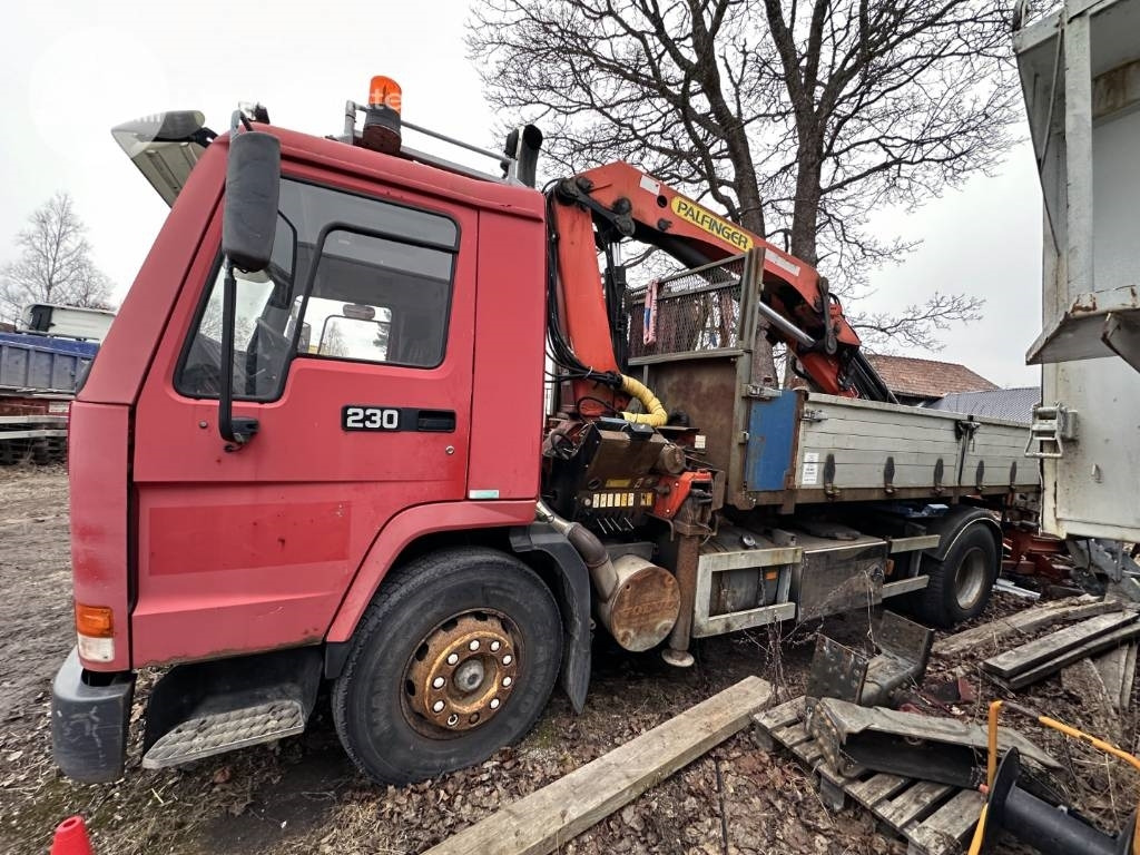 Volvo FL7 - Auto s hydraulickou rukou: obrázok 2 Volvo FL7 - Auto s hydraulickou rukou: obrázok 2