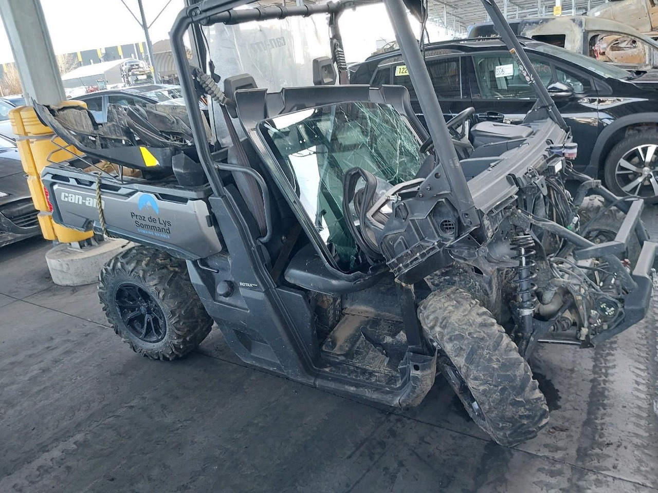 CAN-AM DEFENDER MD10 1000 XT - ATV/ Štvorkolka: obrázok 3 CAN-AM DEFENDER MD10 1000 XT - ATV/ Štvorkolka: obrázok 3
