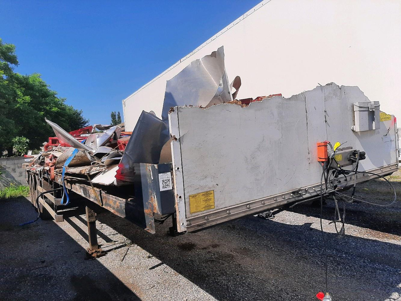 FRUEHAUF 3 ESSIEUX R580 - Plošinový/ Valníkový náves: obrázok 1 FRUEHAUF 3 ESSIEUX R580 - Plošinový/ Valníkový náves: obrázok 1