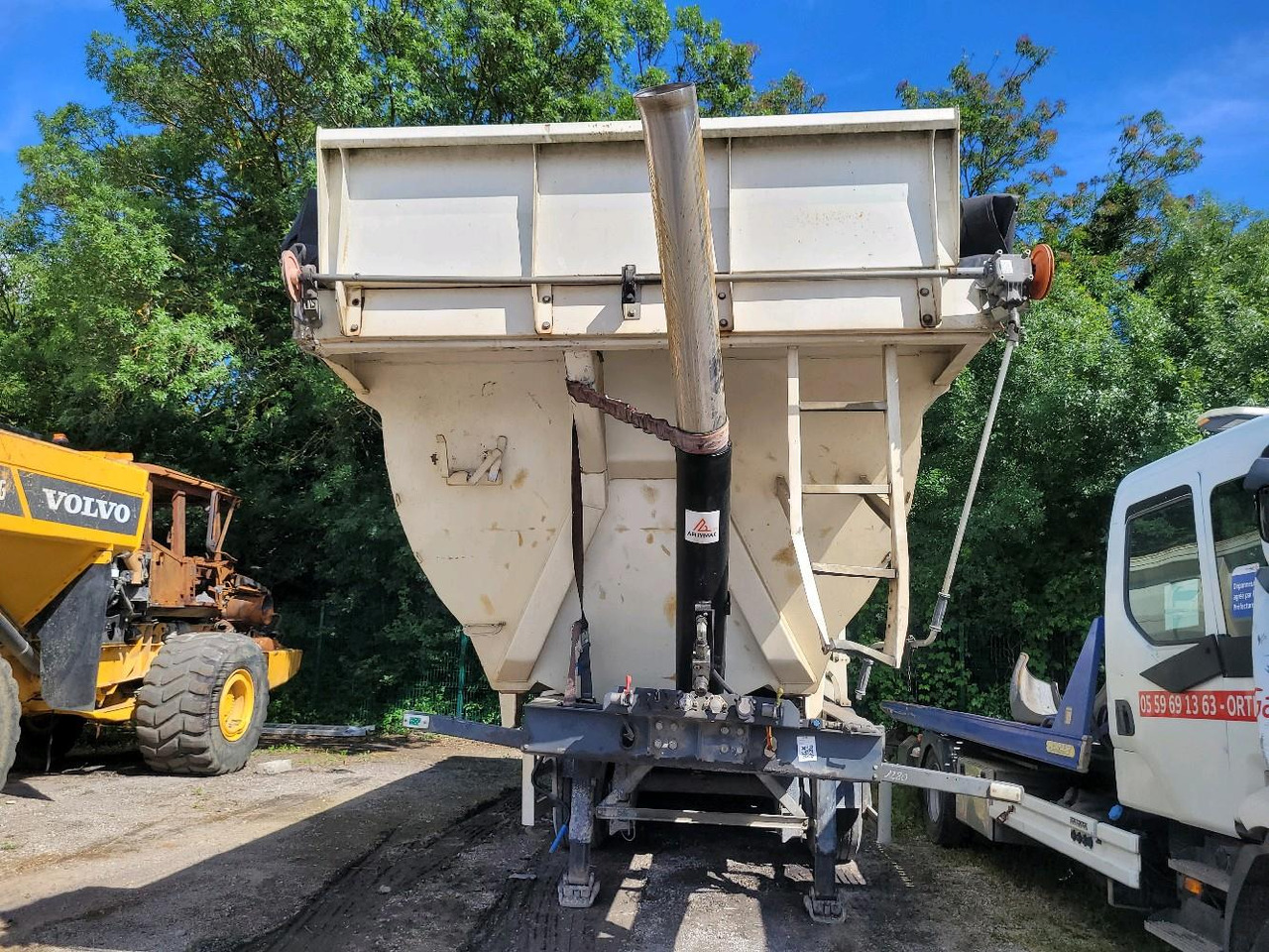 LOUAULT BENNE TP SR39 - Náves sklápěcí: obrázok 2 LOUAULT BENNE TP SR39 - Náves sklápěcí: obrázok 2