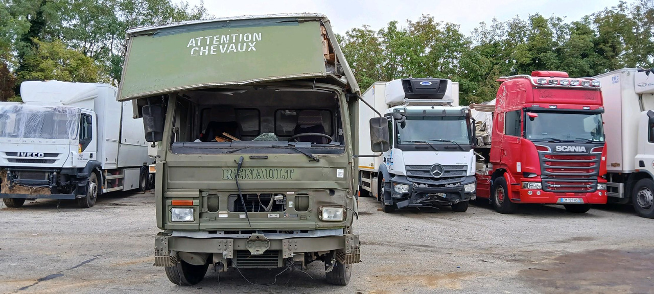 RENAULT M180 PORTEUR BETAILLERE - Nákladné auto na prepravu koní: obrázok 2 RENAULT M180 PORTEUR BETAILLERE - Nákladné auto na prepravu koní: obrázok 2