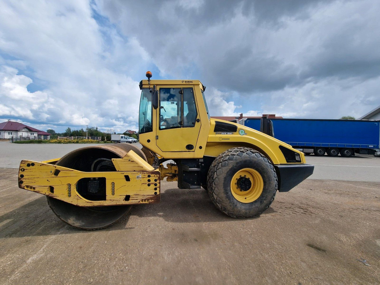 BOMAG Bw 213 DH-4 - Kompaktor: obrázok 4 BOMAG Bw 213 DH-4 - Kompaktor: obrázok 4