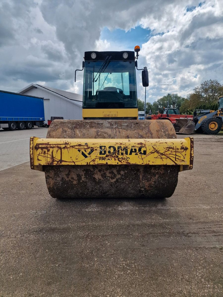 BOMAG Bw 213 DH-4 - Kompaktor: obrázok 3 BOMAG Bw 213 DH-4 - Kompaktor: obrázok 3