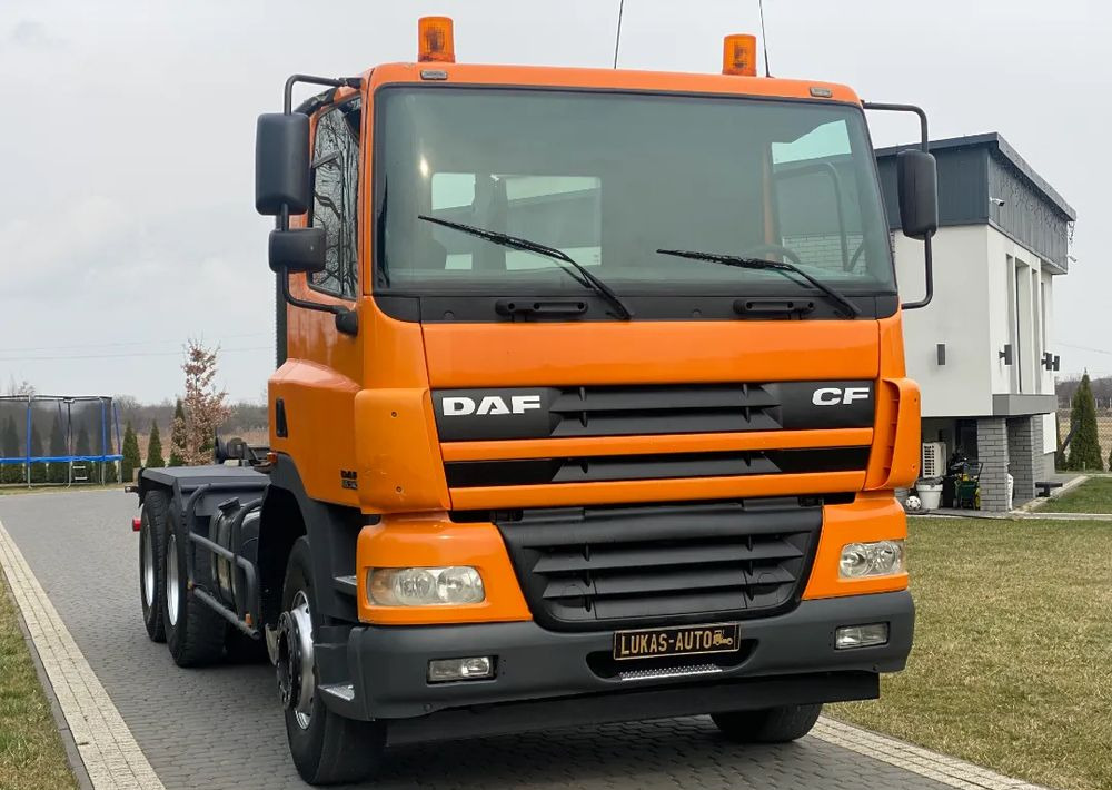 DAF CF 85.340 6X4 MANUAL - Hákový nosič kontajnerov: obrázok 1 DAF CF 85.340 6X4 MANUAL - Hákový nosič kontajnerov: obrázok 1