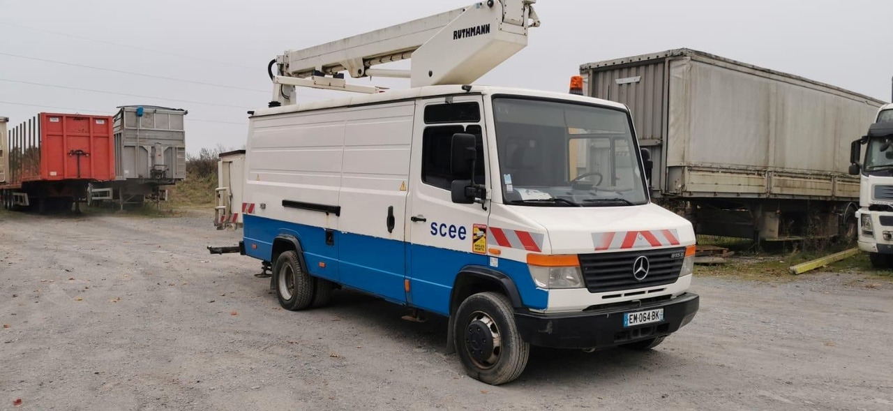 Mercedes-Benz VARIO 815 D 17 M - Automobilová plošina: obrázok 1 Mercedes-Benz VARIO 815 D 17 M - Automobilová plošina: obrázok 1
