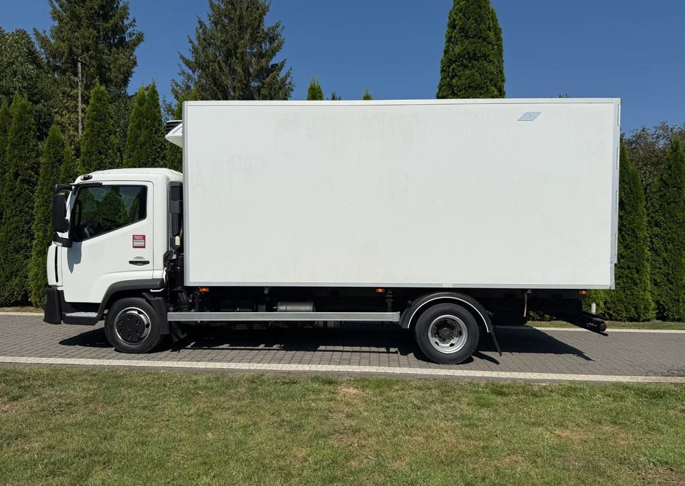 Renault D7.5 MANUAL LAMBERET CARRIER XARIOS 350 - Chladirenské nákladné vozidlo: obrázok 4 Renault D7.5 MANUAL LAMBERET CARRIER XARIOS 350 - Chladirenské nákladné vozidlo: obrázok 4