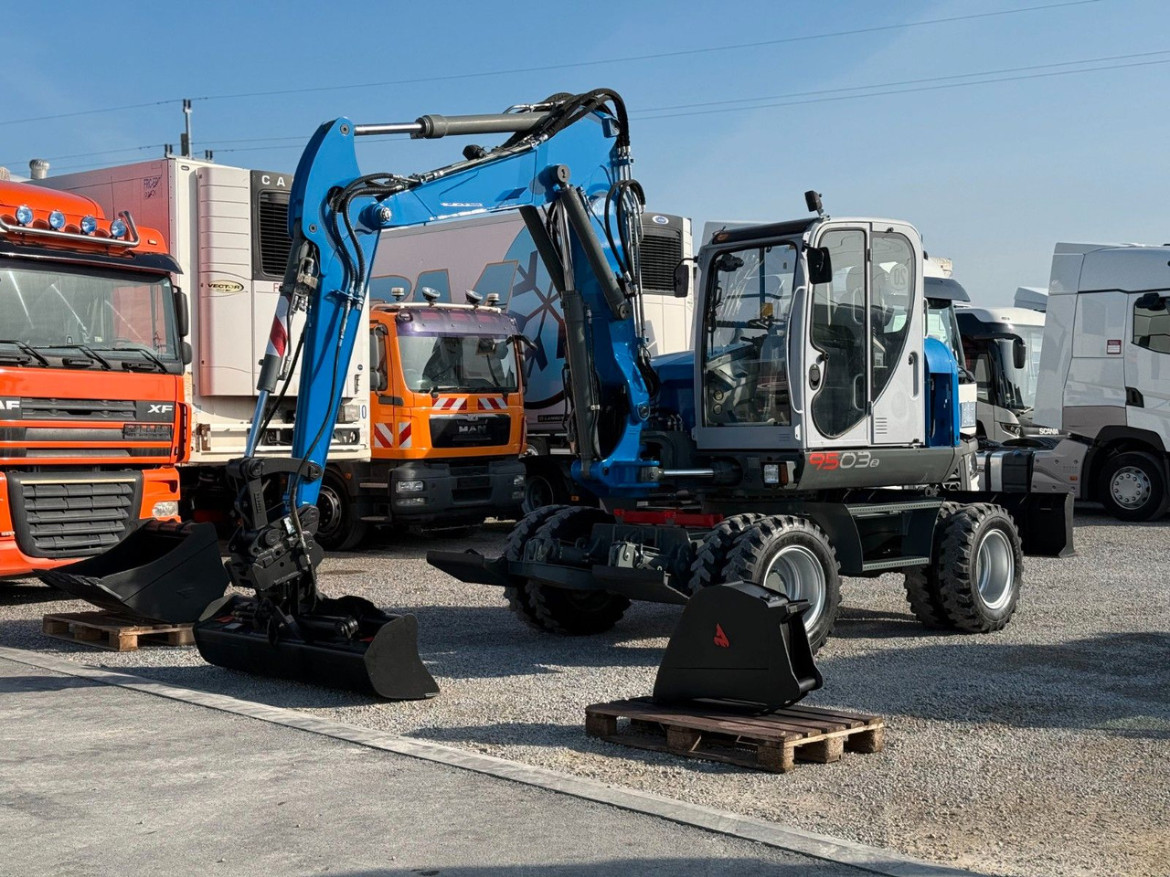 Wacker 9503-02 THREE-SIDE ARM - Kolesové rýpadlo: obrázok 1 Wacker 9503-02 THREE-SIDE ARM - Kolesové rýpadlo: obrázok 1
