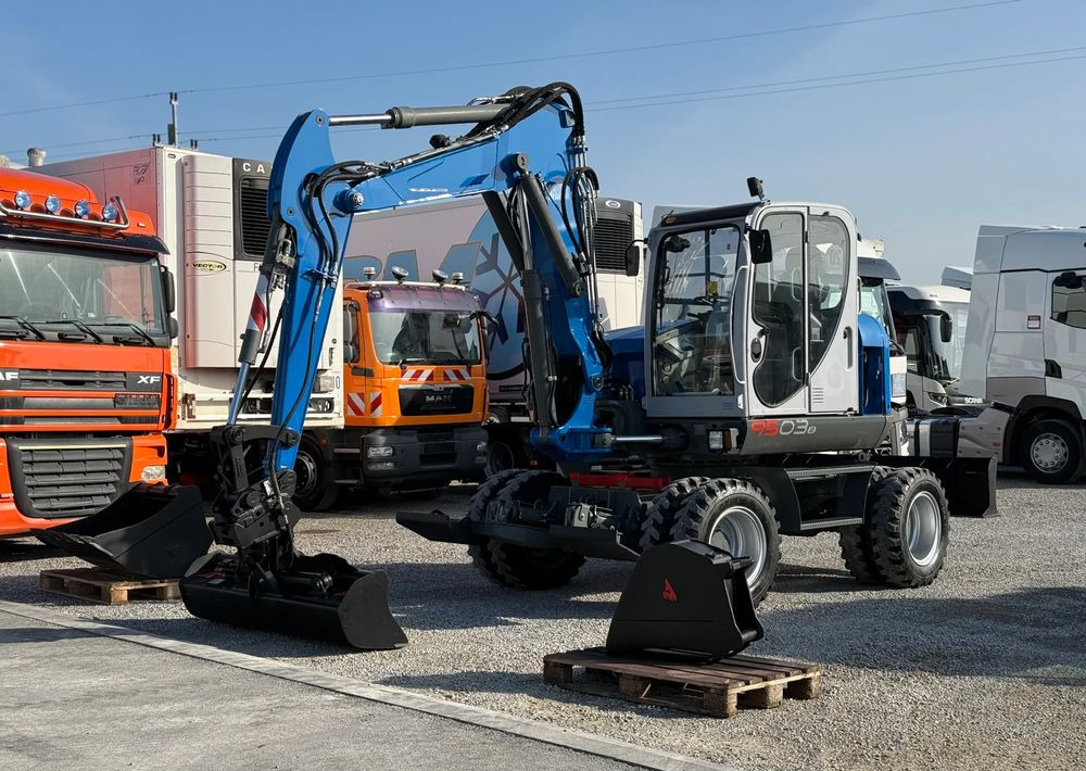 Wacker Neuson 9503-2 TRZY ŁYŻKI - Kolesové rýpadlo: obrázok 1 Wacker Neuson 9503-2 TRZY ŁYŻKI - Kolesové rýpadlo: obrázok 1