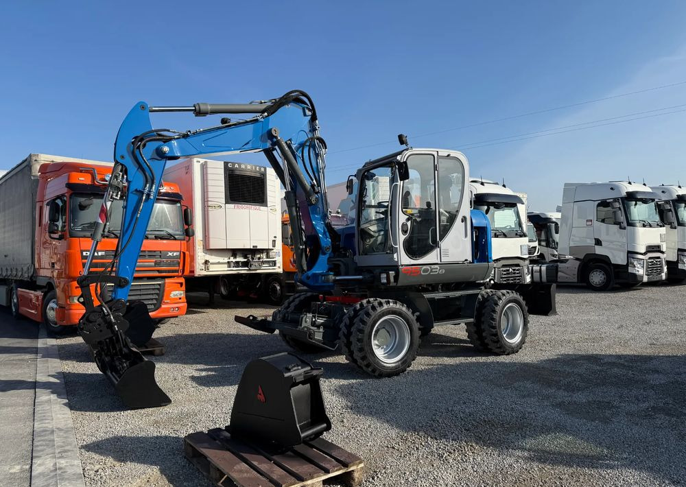 Wacker Neuson 9503-2 TRZY ŁYŻKI - Kolesové rýpadlo: obrázok 3 Wacker Neuson 9503-2 TRZY ŁYŻKI - Kolesové rýpadlo: obrázok 3