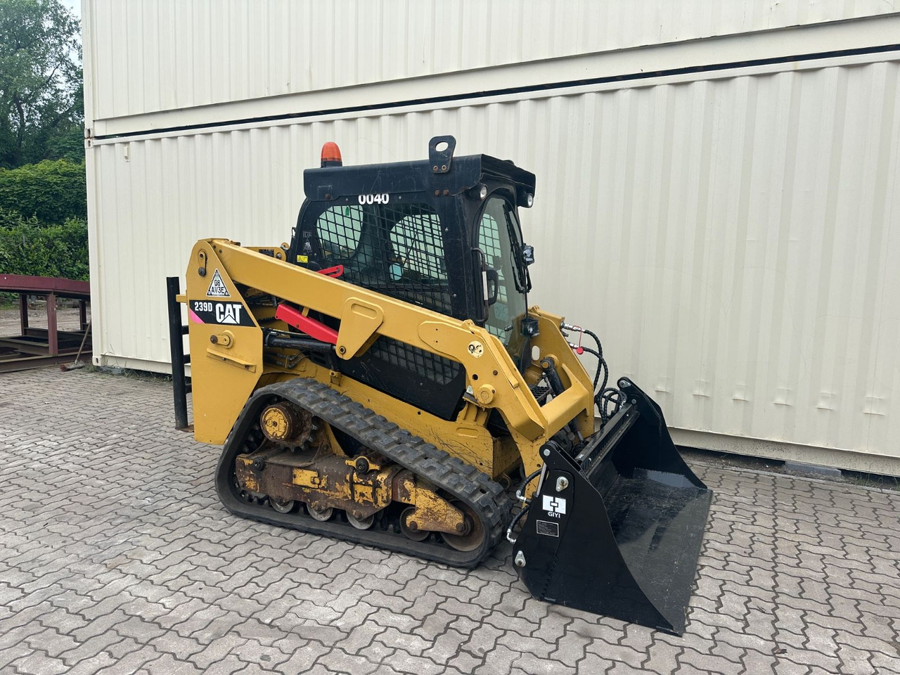CAT 239D / 2018 BJ / 1.427 H / CE / CAB - Pásový šmykom riadený nakladač: obrázok 4 CAT 239D / 2018 BJ / 1.427 H / CE / CAB - Pásový šmykom riadený nakladač: obrázok 4