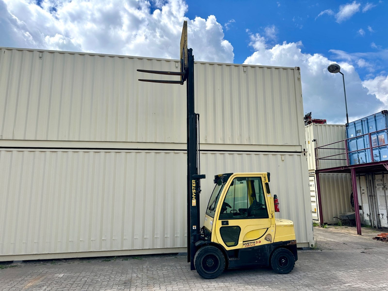 Hyster H3.0FT / Diesel / Triplex / Ex Armee - Dieselový vysokozdvižný vozík: obrázok 4 Hyster H3.0FT / Diesel / Triplex / Ex Armee - Dieselový vysokozdvižný vozík: obrázok 4