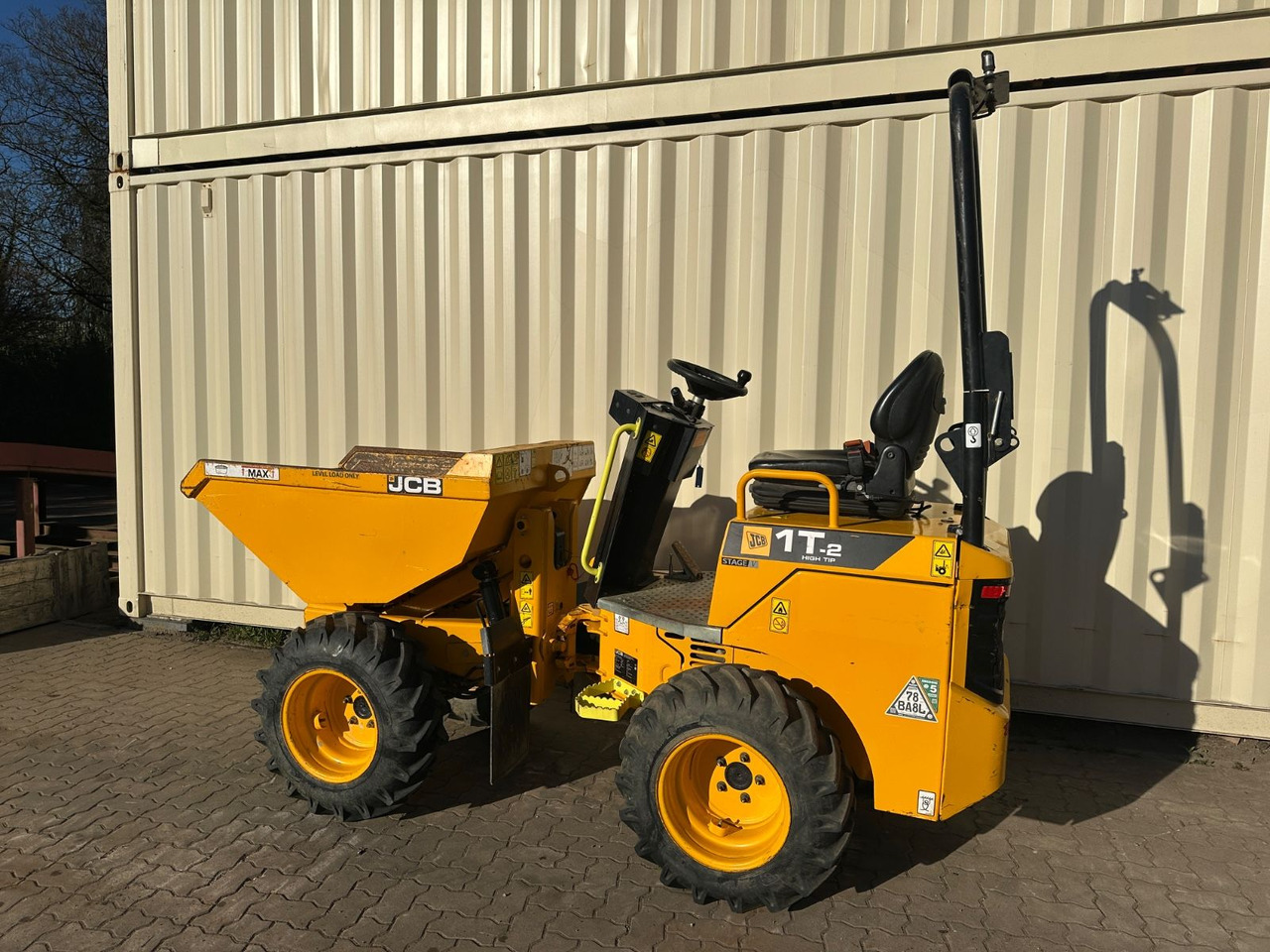 JCB 1T-2 High Tip Dumper, 598 Bh, 1.000 KG - Mini damper: obrázok 4 JCB 1T-2 High Tip Dumper, 598 Bh, 1.000 KG - Mini damper: obrázok 4