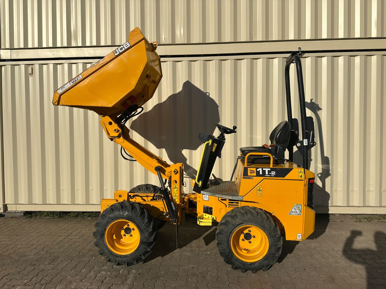JCB 1T-2 High Tip Dumper, 598 Bh, 1.000 KG - Mini damper: obrázok 1 JCB 1T-2 High Tip Dumper, 598 Bh, 1.000 KG - Mini damper: obrázok 1