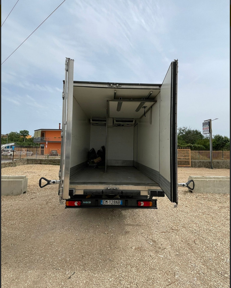 IVECO EUROCARGO 75E18 - Chladirenské nákladné vozidlo: obrázok 3 IVECO EUROCARGO 75E18 - Chladirenské nákladné vozidlo: obrázok 3