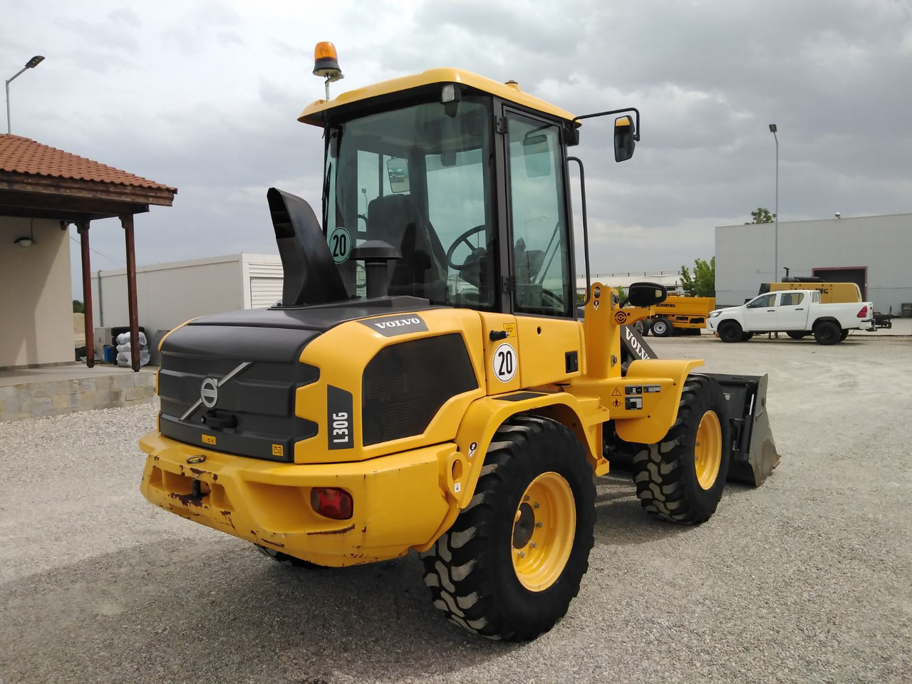 Kolesový nakladač VOLVO L30G: obrázok 7