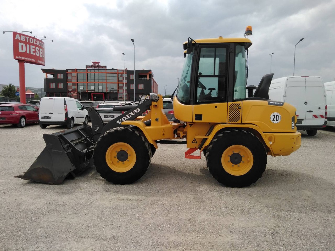 VOLVO L30G - Kolesový nakladač: obrázok 4 VOLVO L30G - Kolesový nakladač: obrázok 4