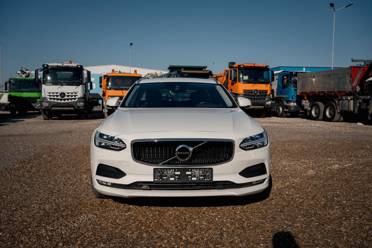 Volvo V90 D4 Momentum 2.0D - Automobil: obrázok 3 Volvo V90 D4 Momentum 2.0D - Automobil: obrázok 3