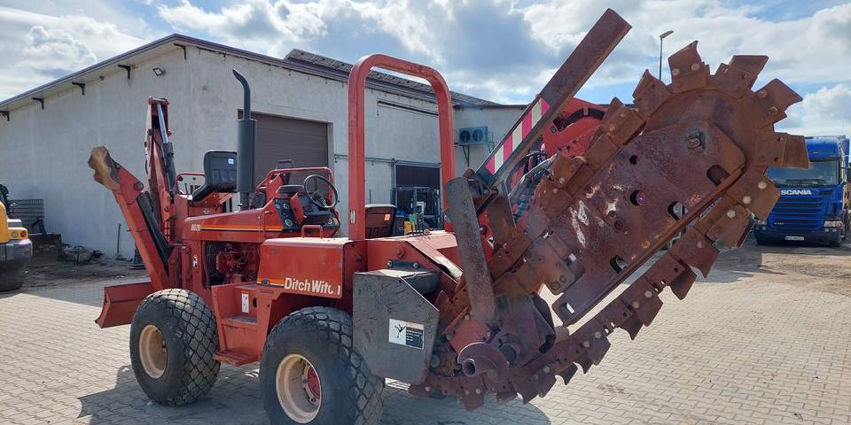 Koparka łańcuchowa pługoukładacz Ditch Witch 8020 Combo - Rýhovač: obrázok 5 Koparka łańcuchowa pługoukładacz Ditch Witch 8020 Combo - Rýhovač: obrázok 5