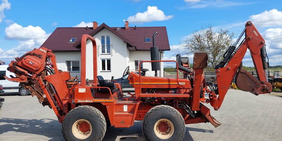 Koparka łańcuchowa pługoukładacz Ditch Witch 8020 Combo - Rýhovač: obrázok 1 Koparka łańcuchowa pługoukładacz Ditch Witch 8020 Combo - Rýhovač: obrázok 1