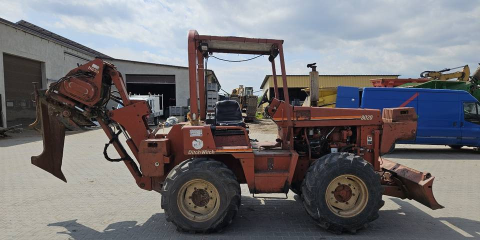 Pługoukładacz wibropług Ditch Witch 8020 układanie kabli światłowód - Stavebné stroje: obrázok 5 Pługoukładacz wibropług Ditch Witch 8020 układanie kabli światłowód - Stavebné stroje: obrázok 5