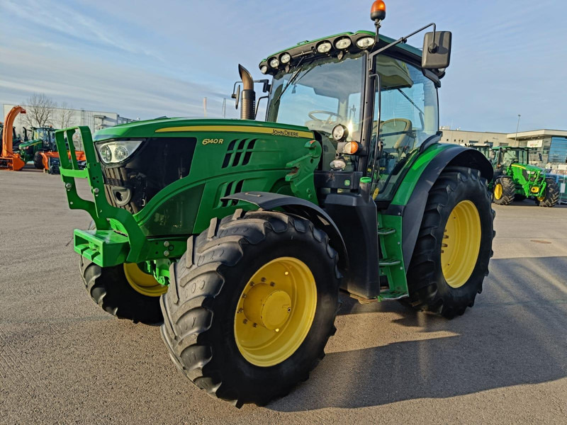 John Deere 6140R - Traktor: obrázok 3 John Deere 6140R - Traktor: obrázok 3