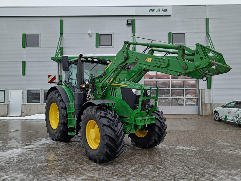 John Deere 6215R - Traktor: obrázok 1 John Deere 6215R - Traktor: obrázok 1