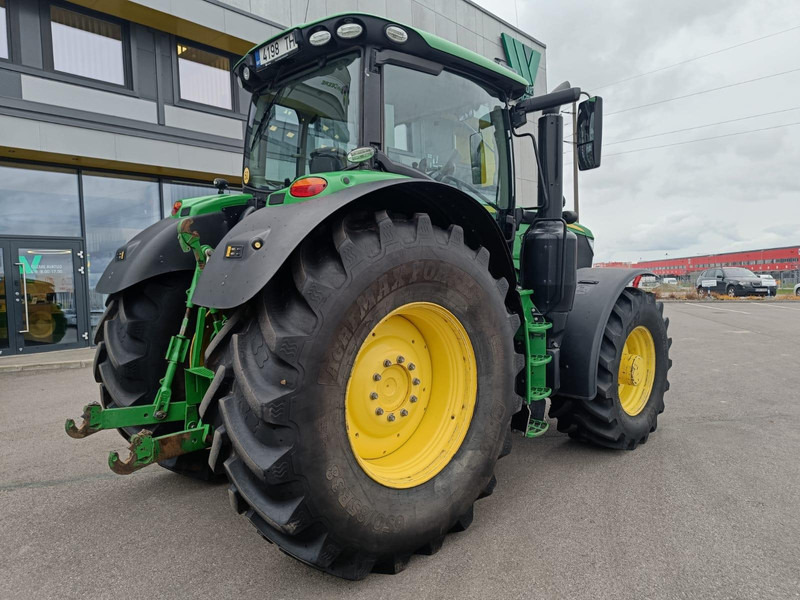 John Deere 6215R - Traktor: obrázok 3 John Deere 6215R - Traktor: obrázok 3