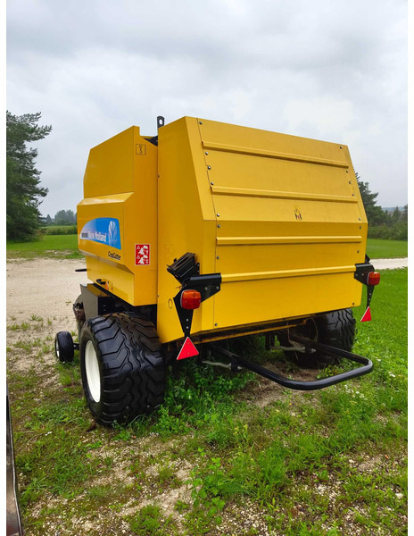 New Holland BR 6090 - Lis na okrúhle balíky: obrázok 2 New Holland BR 6090 - Lis na okrúhle balíky: obrázok 2